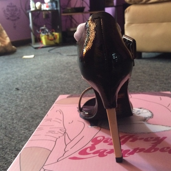 Jeffrey Campbell Black and Tan sandals - Picture 3 of 5