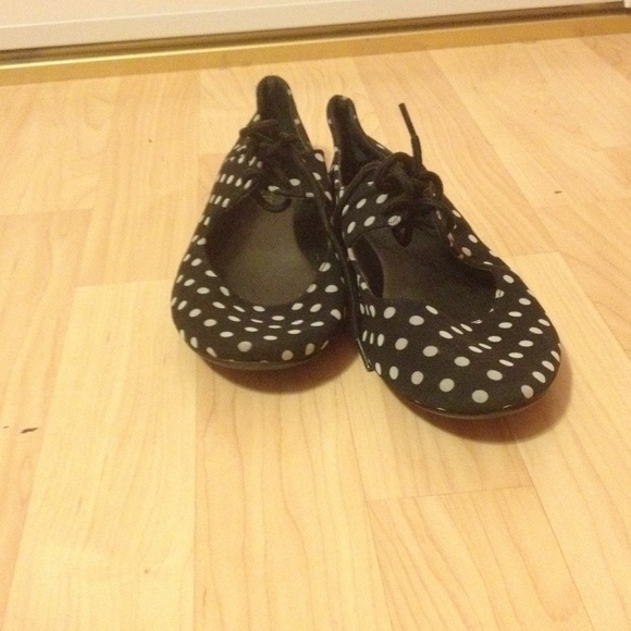 Size 8 polka dot shoes