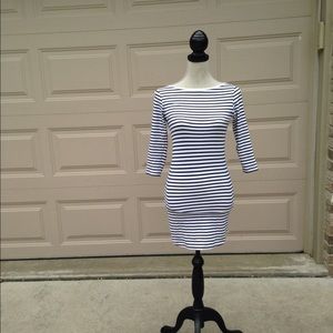 Cute fitting navy stripy dress