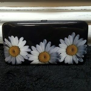 Black Daisy wallet :)