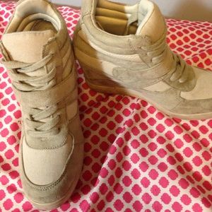 Wedge sneakers
