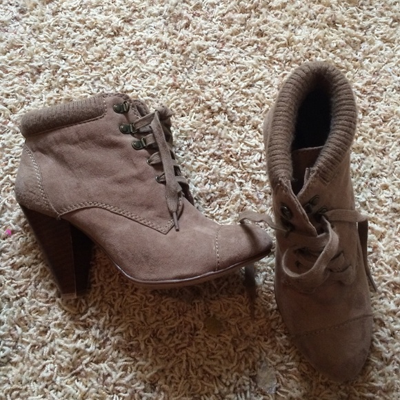 Tan Lace up booties