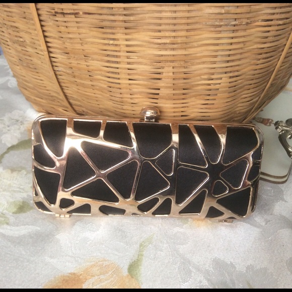 Clutches & Wallets - 🚚moving sale🏠 Hard case clutch