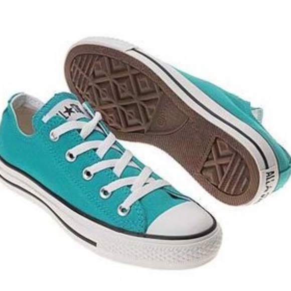 Aqua converse size 6