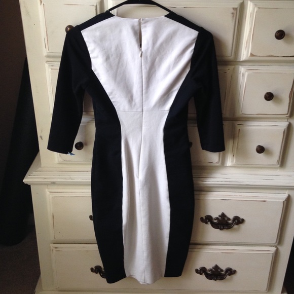 SOLD!! Ted Baker Dress - Picture 4 of 4