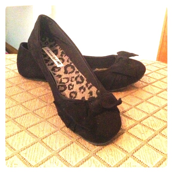 Adorable Black Flats