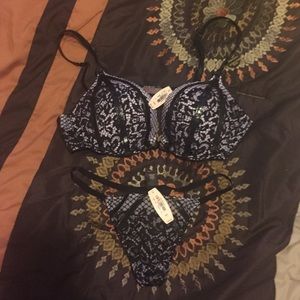 Bombshell bra panty set