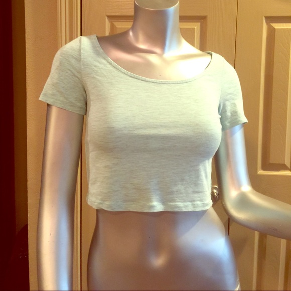 low crop top - Picture 1 of 1