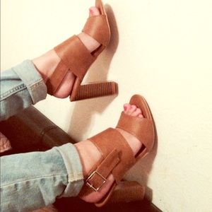 Trendy chunky heel