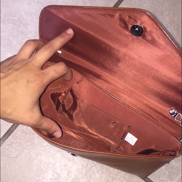 Gorgeous side bag✨ - Picture 3 of 3