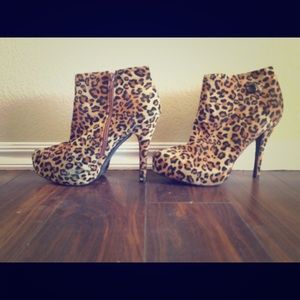 Leopard booties in excellent condition