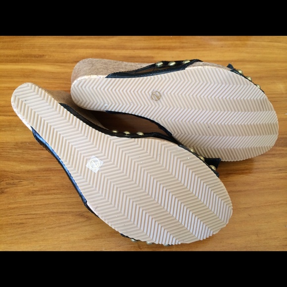Brand New Black Bow Cork Wedges - Picture 2 of 3