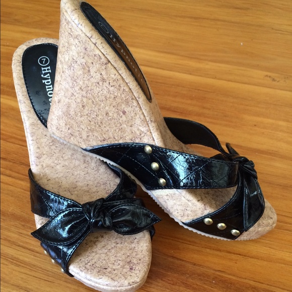 Brand New Black Bow Cork Wedges - Picture 3 of 3