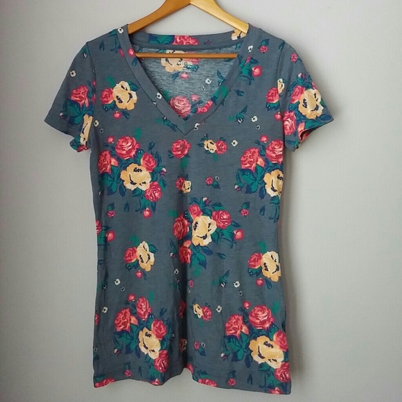 Floral v neck - Picture 2 of 2