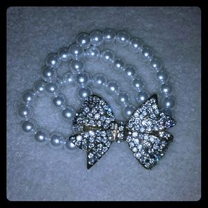 Rhinestone bow bracelet