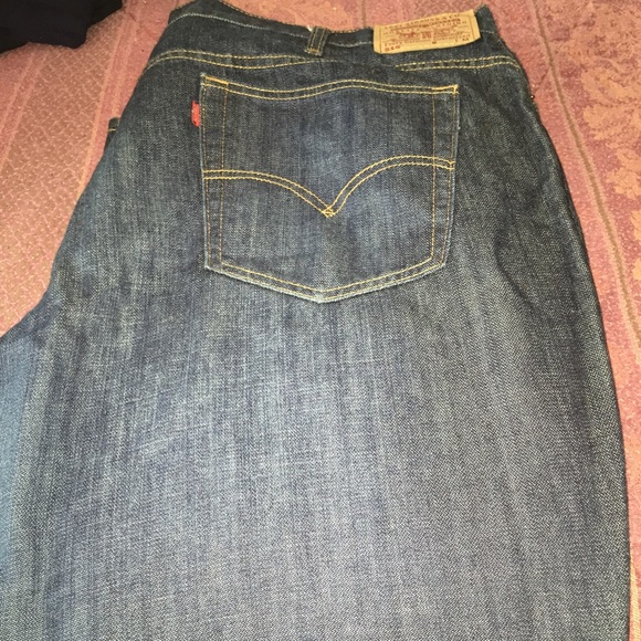 Woman's size 24W Levi 515