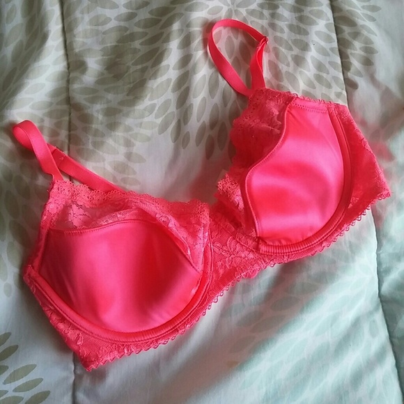 🦄Victoria secret lined demi pink bra