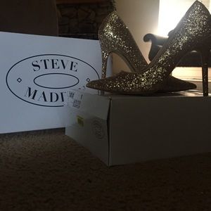 New gold Steve Madden heels