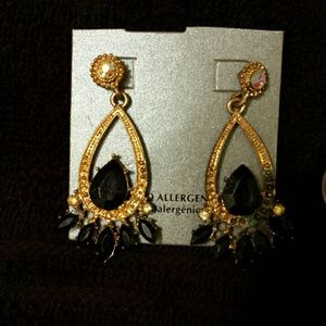 Black  teardrop earrings