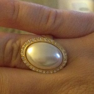Oval cocktail ring