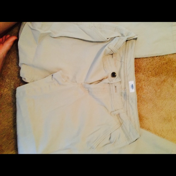 Khakis🌻 - Picture 2 of 3