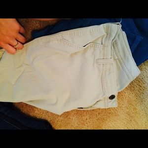 Khakis🌻