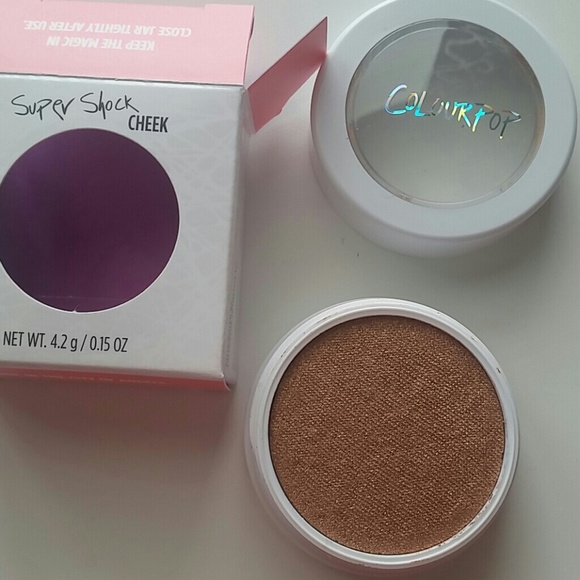 Colourpop highlight in Avalon