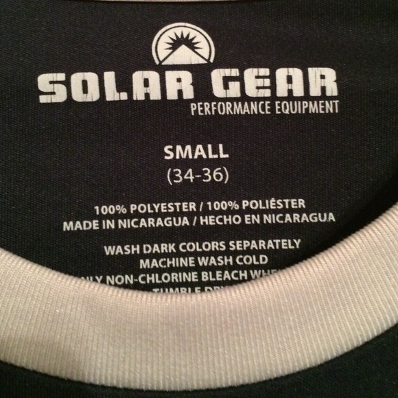 Polyester sweater! - Picture 3 of 3