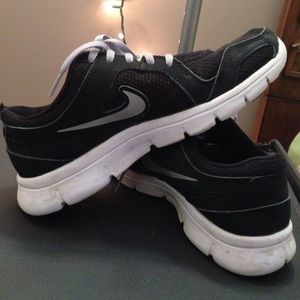 NIKE Flex Experience Rn 2