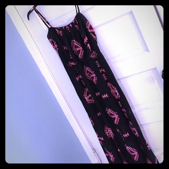 🚫SOLD🚫Aztec Print Black Maxi Dress!!