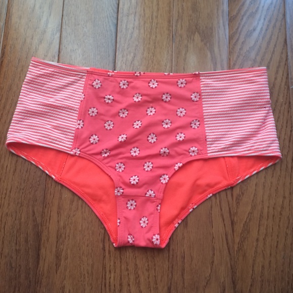 High Waisted Abercrombie bottoms