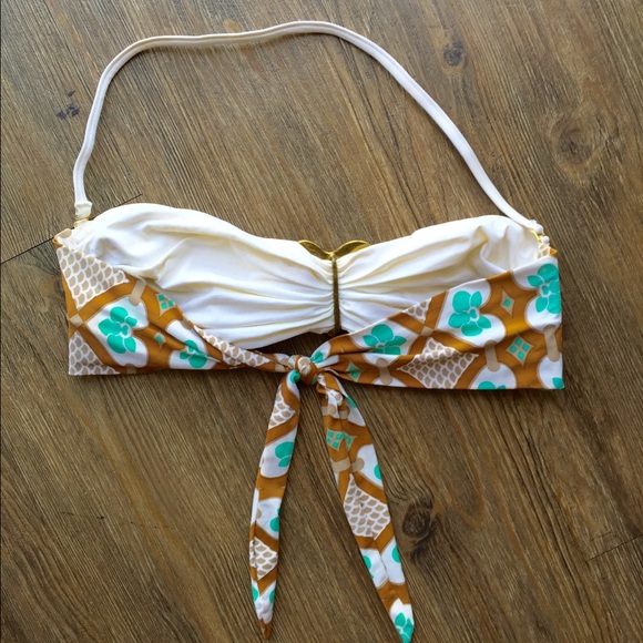 VS Bikini Top with Heart Jewel - Picture 2 of 2