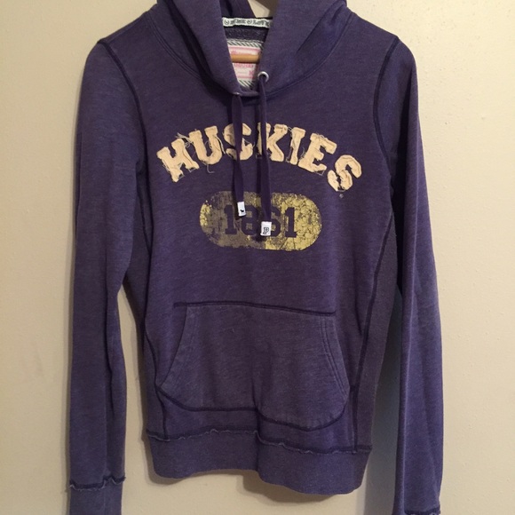 FLASH SALE 💜PINK College Huskies Hoodie💜