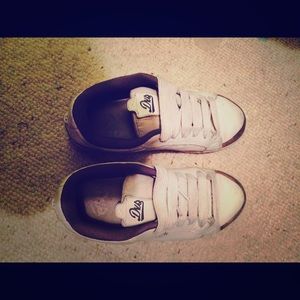 DVs skate shoes!  FREE WITH BUNDLE