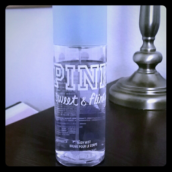 Victoria's Secret sweet and flirty body mist