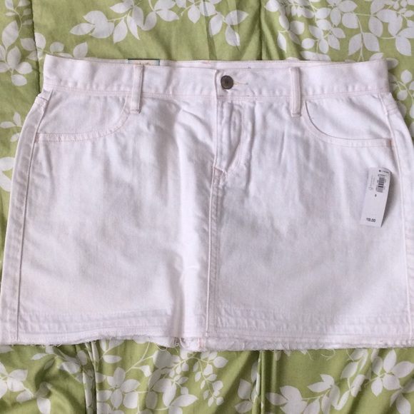 Old Navy white skirt