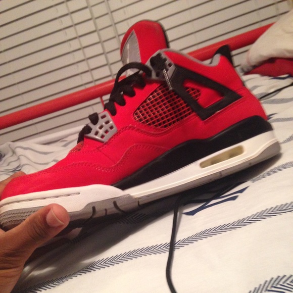 Jordan 4 Toro Bravo - Picture 2 of 2