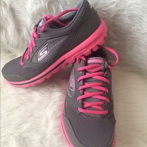 NWOT Skechers pink and grey Go Walk