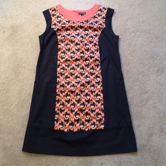 Sleeveless Shift Dress in Two-Way Deco Print
