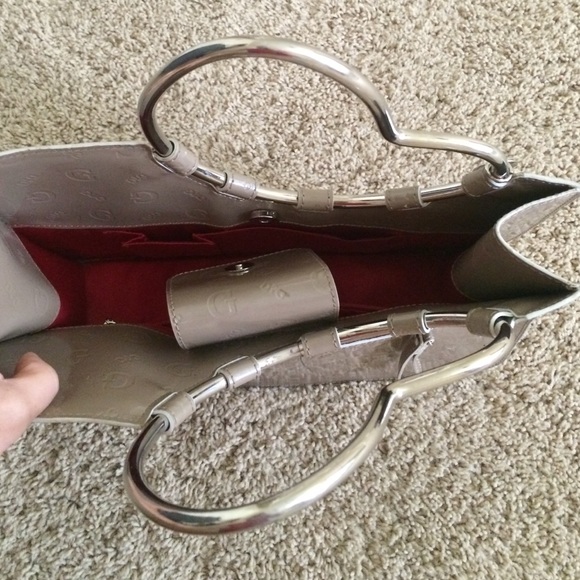 Handbag - Picture 3 of 3