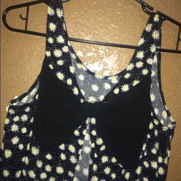 Flower Bow & Open Back Top - Picture 1 of 3