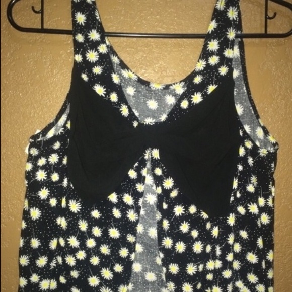 Flower Bow & Open Back Top - Picture 3 of 3