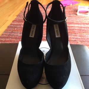 Black Steve Madden wedges