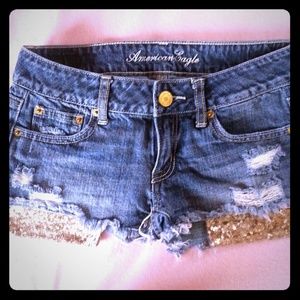 Gold sequin pockets!