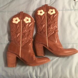 Candies cowgirl boots! Like new!