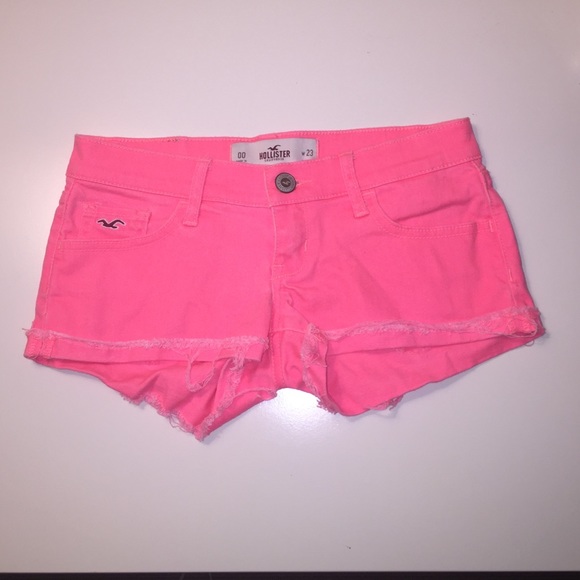 Selling these coral/pink jean shorts!