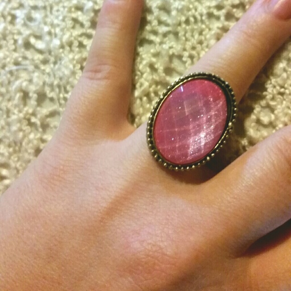 Antique sparkly pearl pink ring