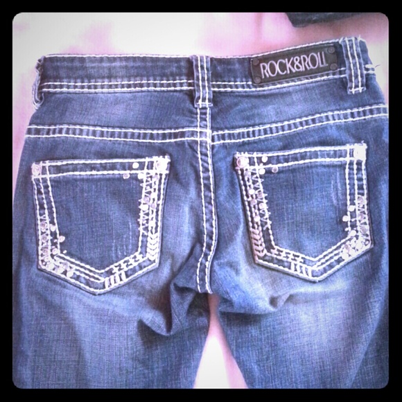 Rock & roll cowgirl 25x36