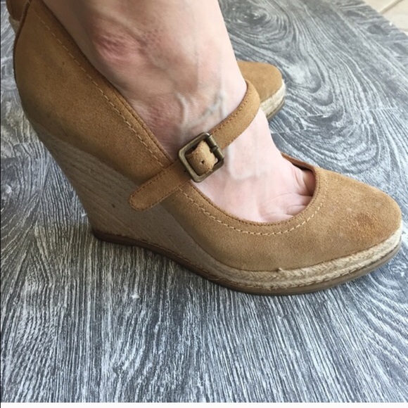 DV Wedges