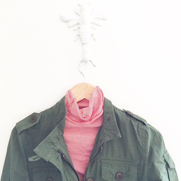 GAP Tops - 🎀 Gap Striped Turtleneck